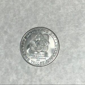 Maui Trade Dollar 2004 The Valley Isle